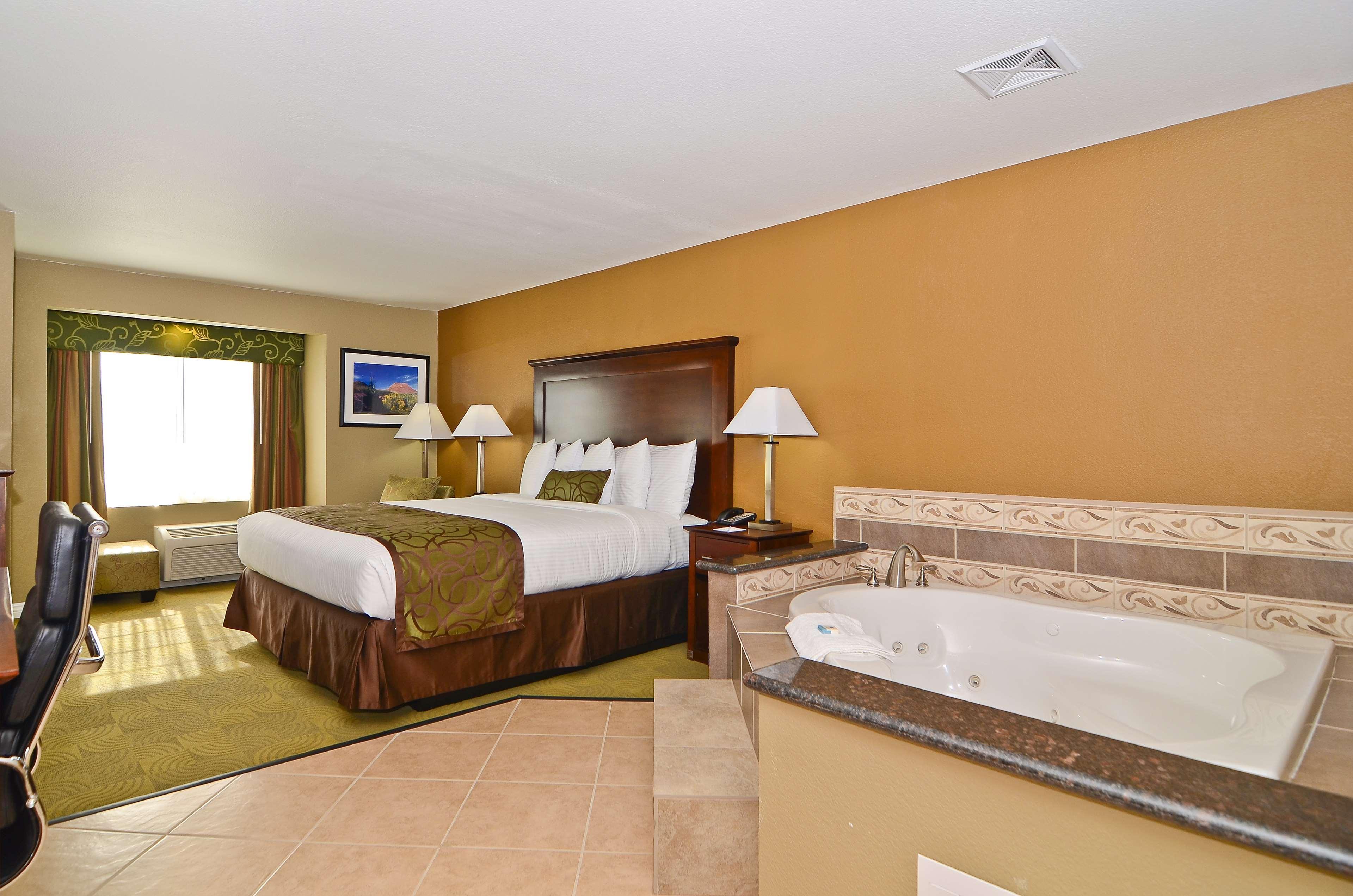 Best Western California City Inn & Suites Room photo