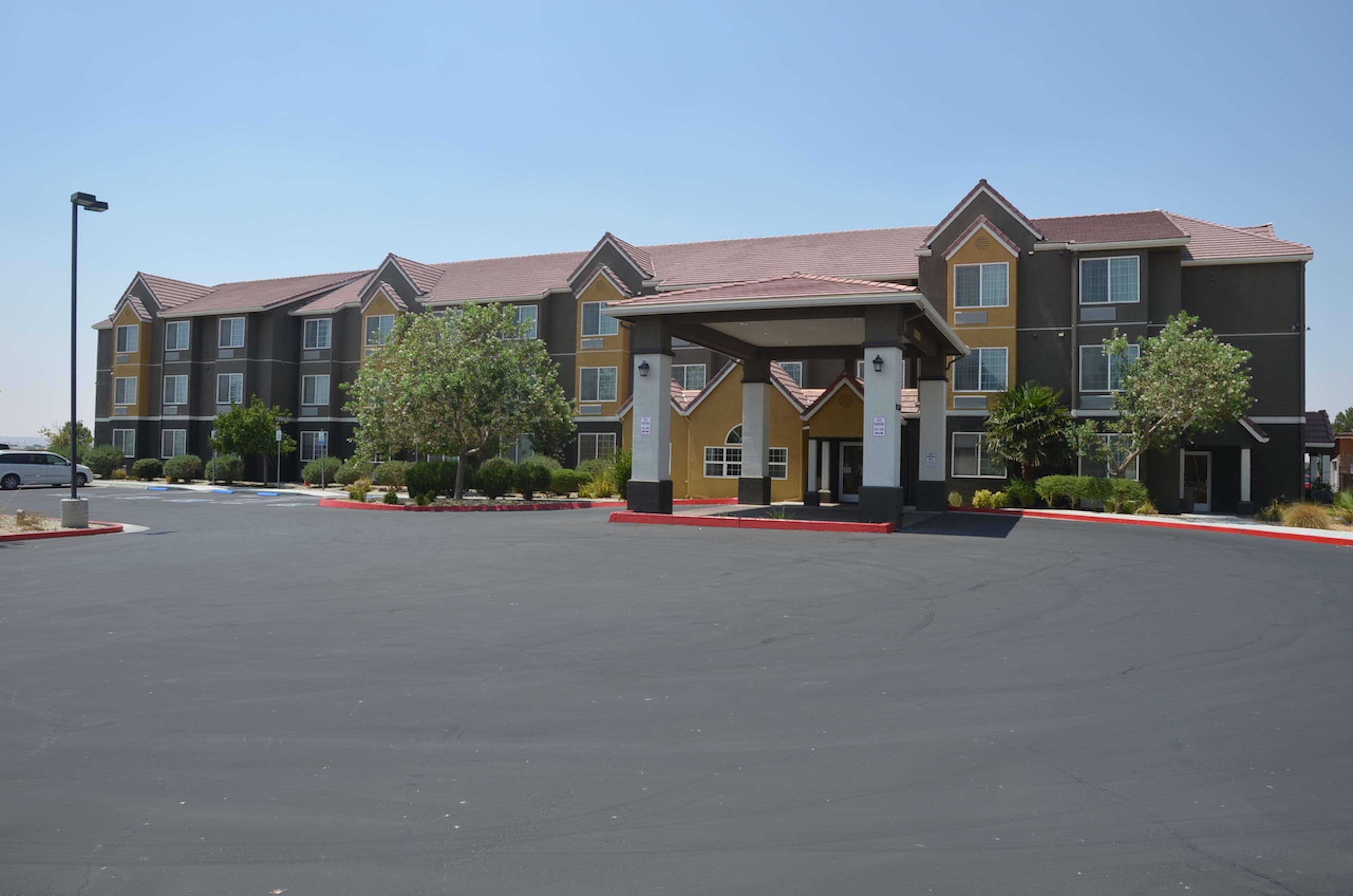 Best Western California City Inn & Suites Exterior photo