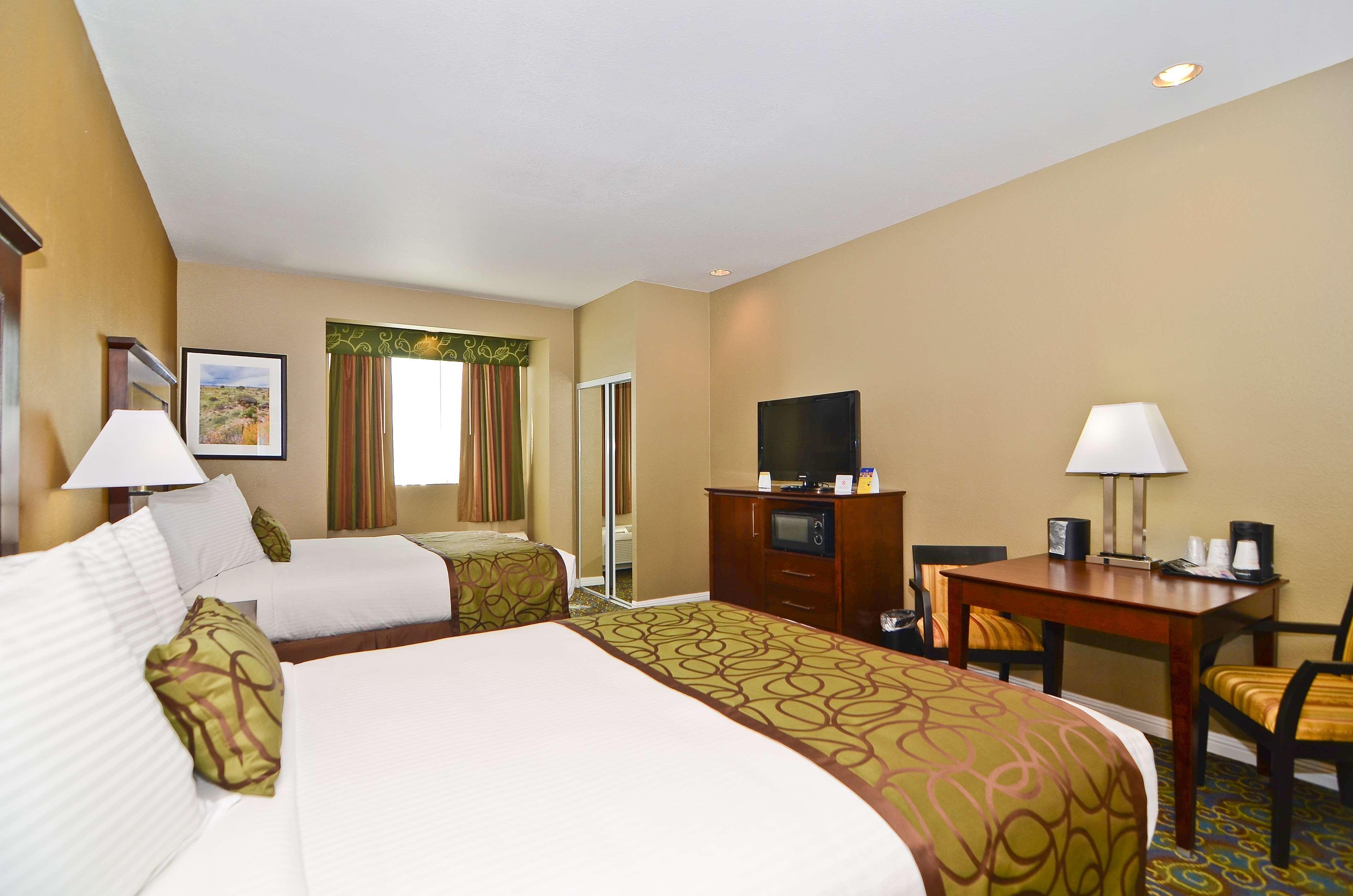 Best Western California City Inn & Suites Exterior photo