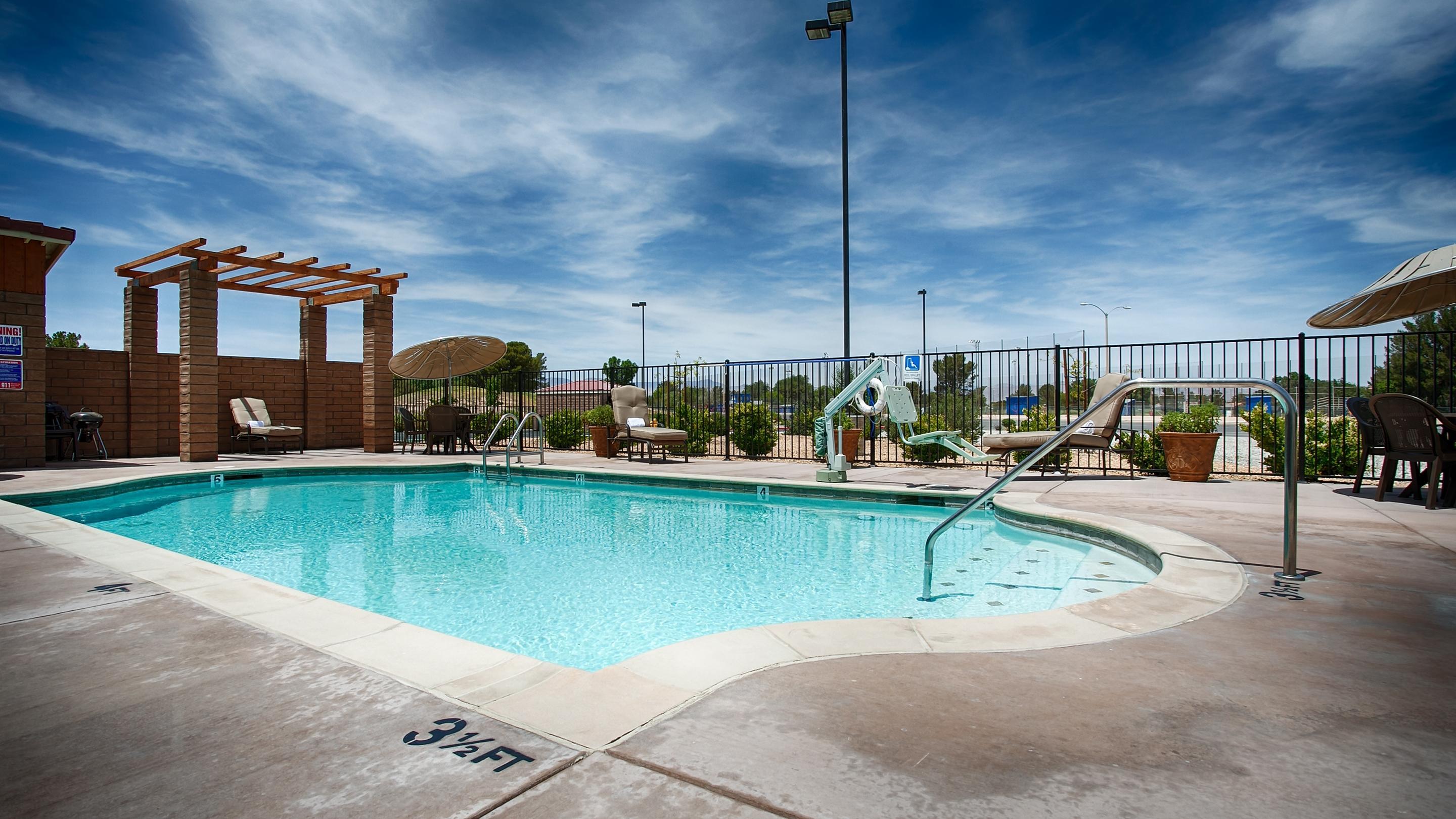 Best Western California City Inn & Suites Exterior photo