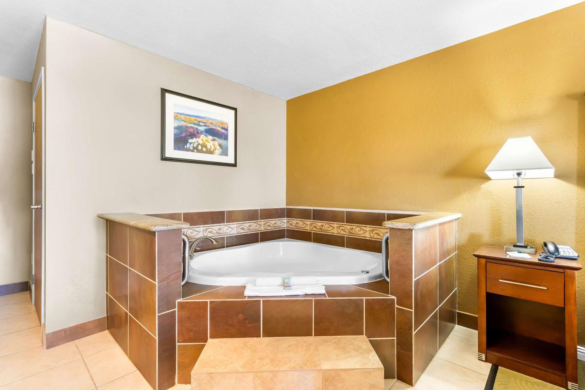 Best Western California City Inn & Suites Exterior photo