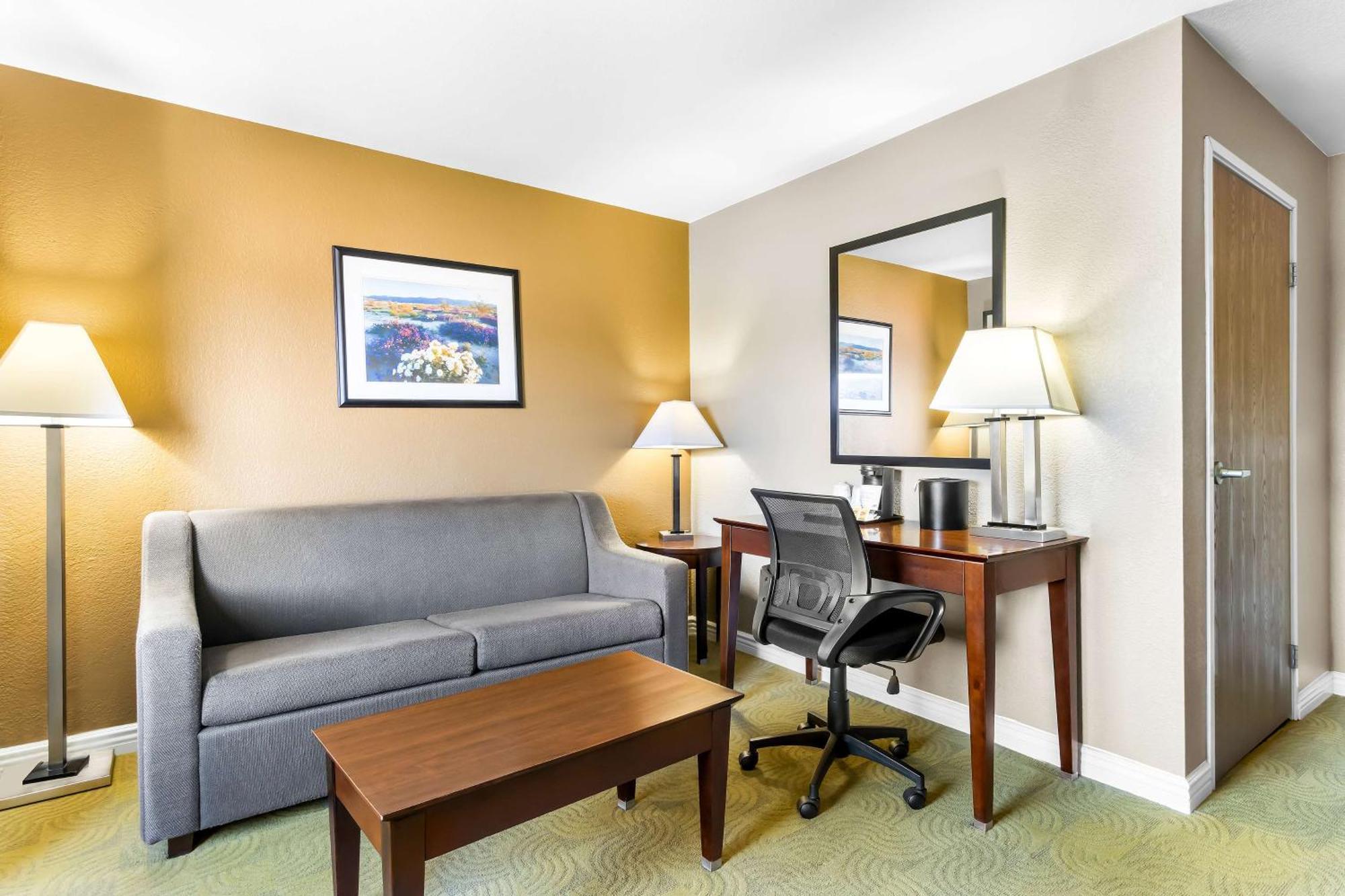 Best Western California City Inn & Suites Exterior photo