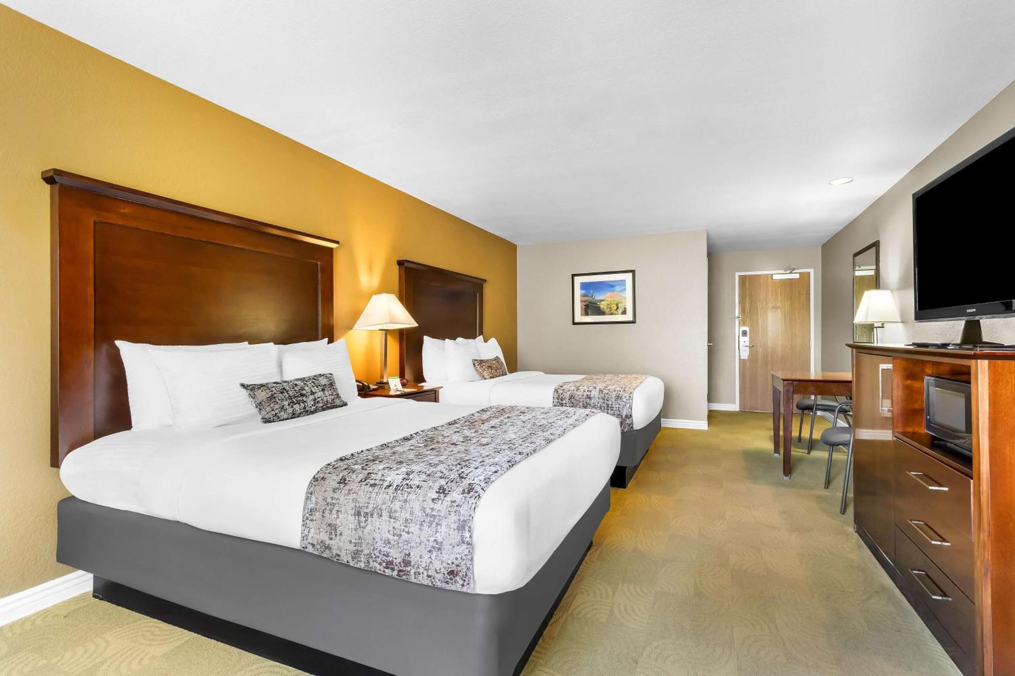 Best Western California City Inn & Suites Exterior photo