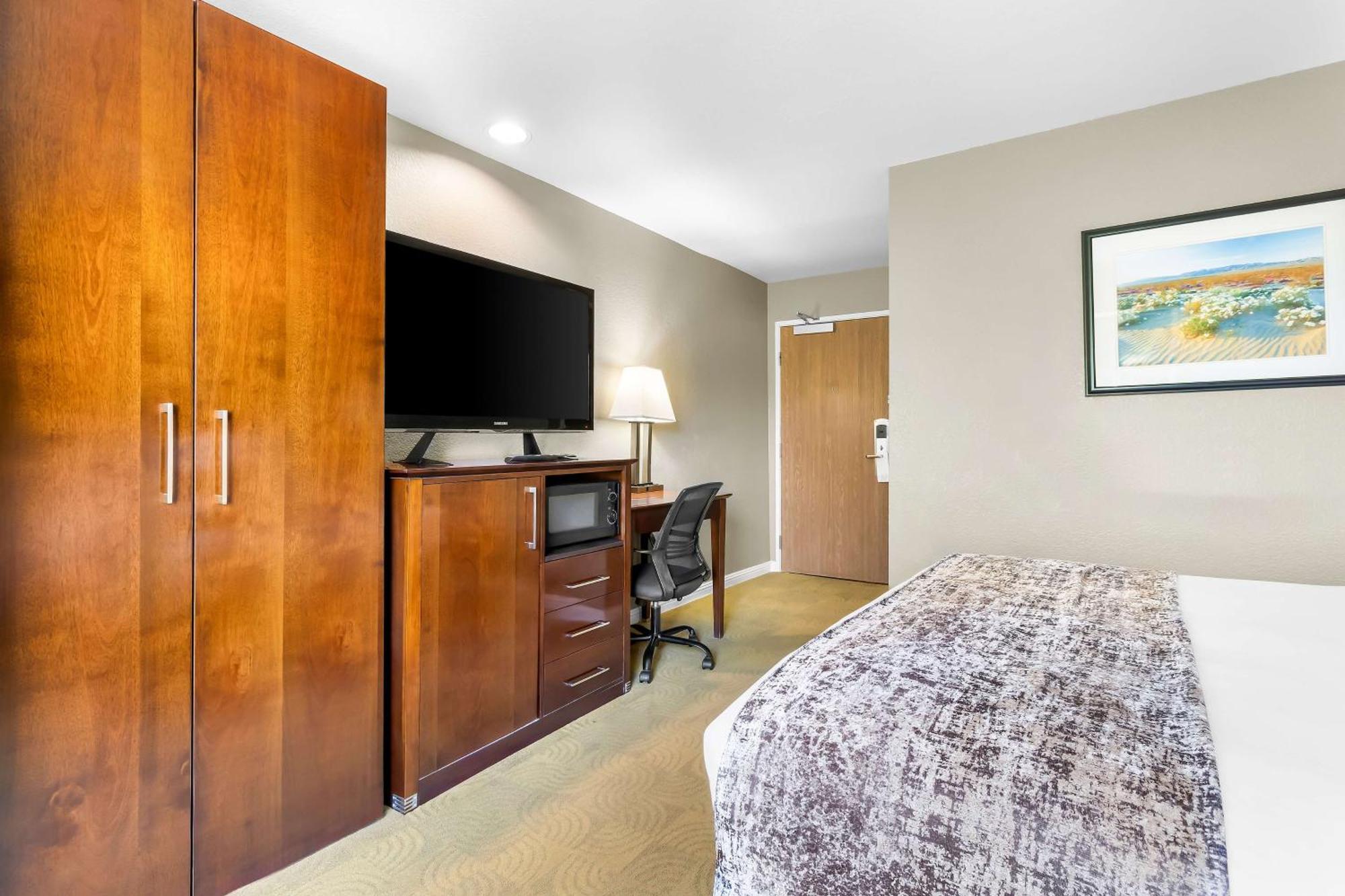 Best Western California City Inn & Suites Exterior photo
