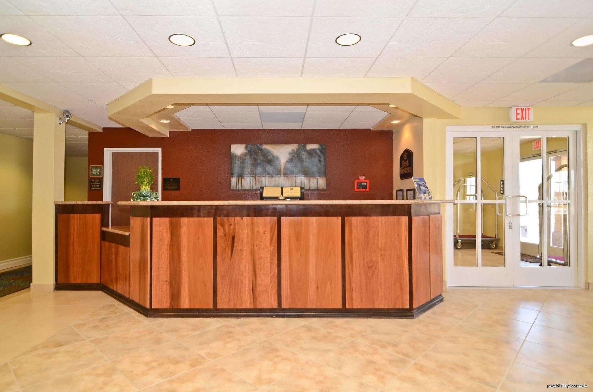Best Western California City Inn & Suites Exterior photo